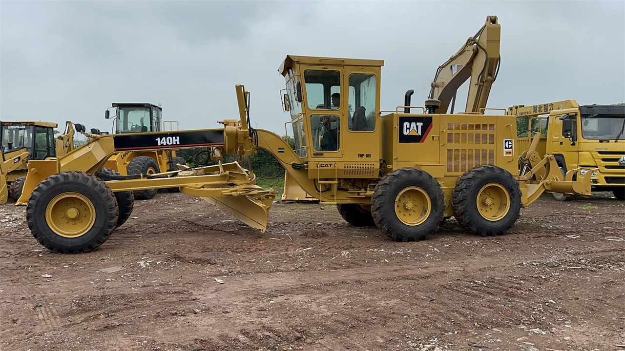 CATERPILLAR 140H - Niveleuse: photos 4 CATERPILLAR 140H - Niveleuse: photos 4