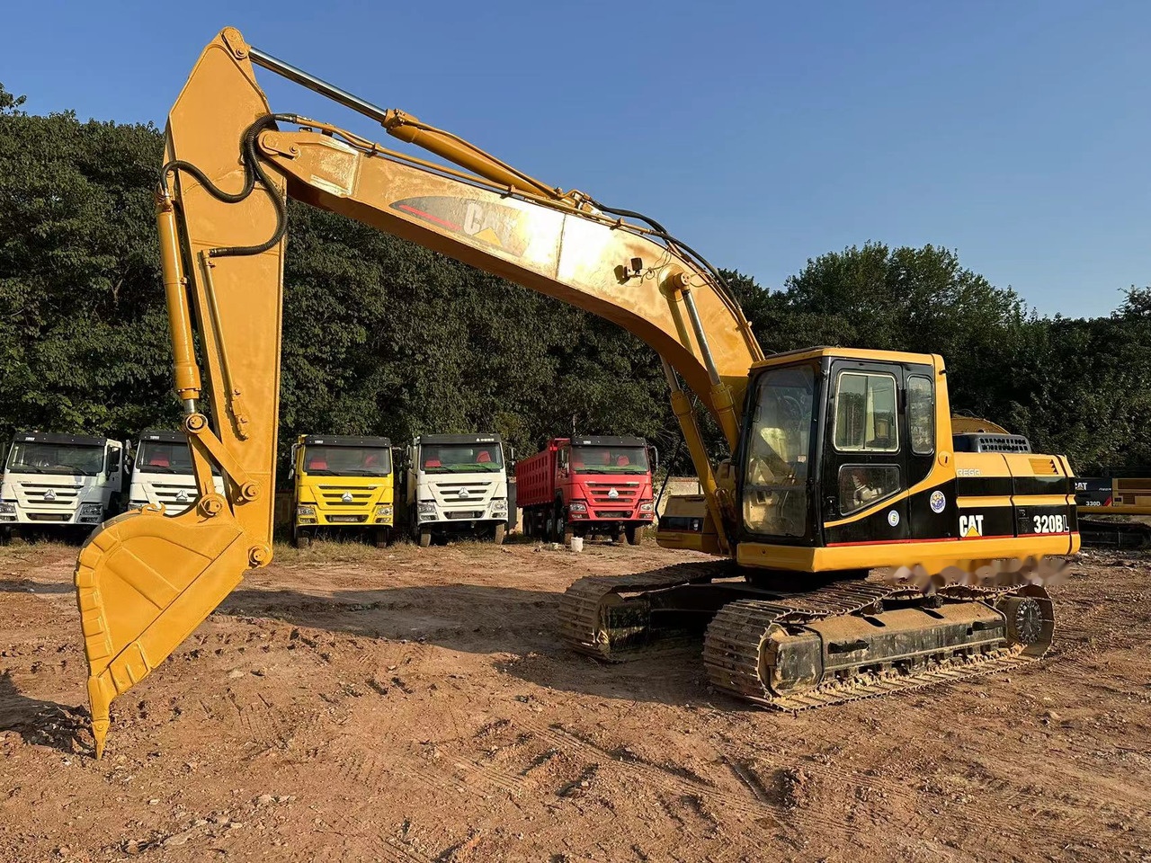 CATERPILLAR 320BL - Pelle sur chenille: photos 1 CATERPILLAR 320BL - Pelle sur chenille: photos 1