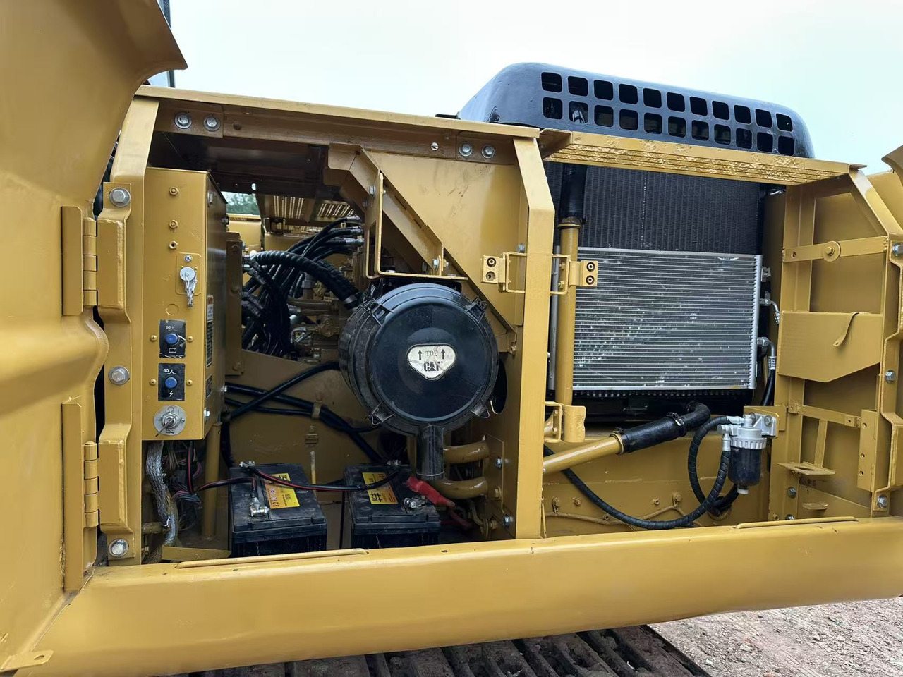 Pelle CATERPILLAR 320BL crawler excavator: photos 8