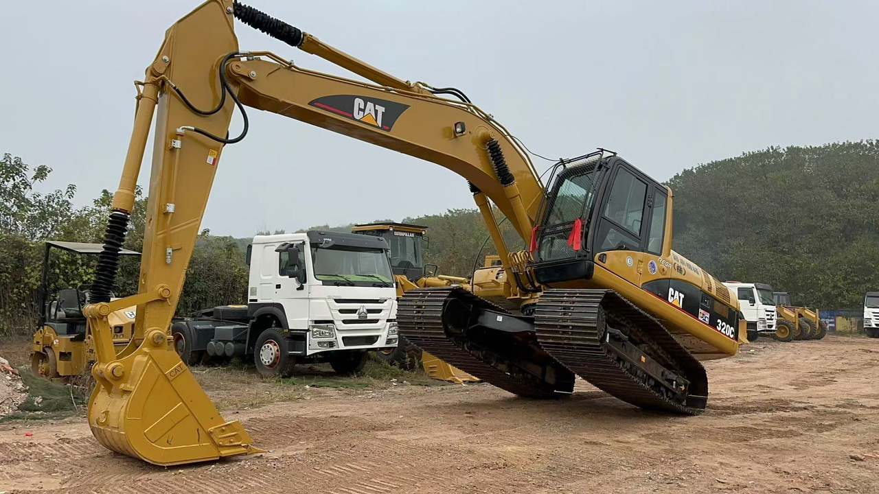 CATERPILLAR 320C - Pelle sur chenille: photos 2 CATERPILLAR 320C - Pelle sur chenille: photos 2