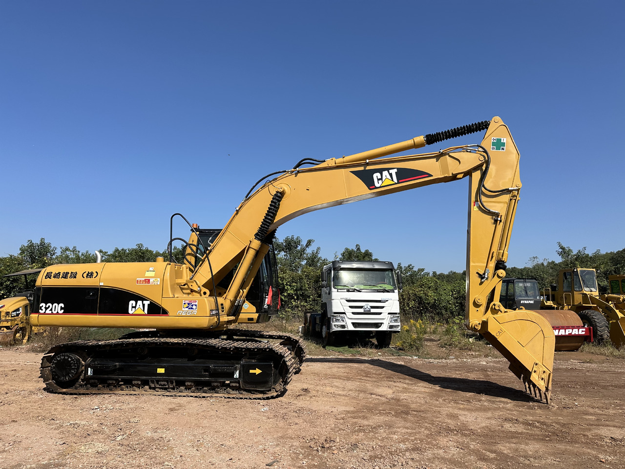 CATERPILLAR 320CL - Pelle sur chenille: photos 3 CATERPILLAR 320CL - Pelle sur chenille: photos 3