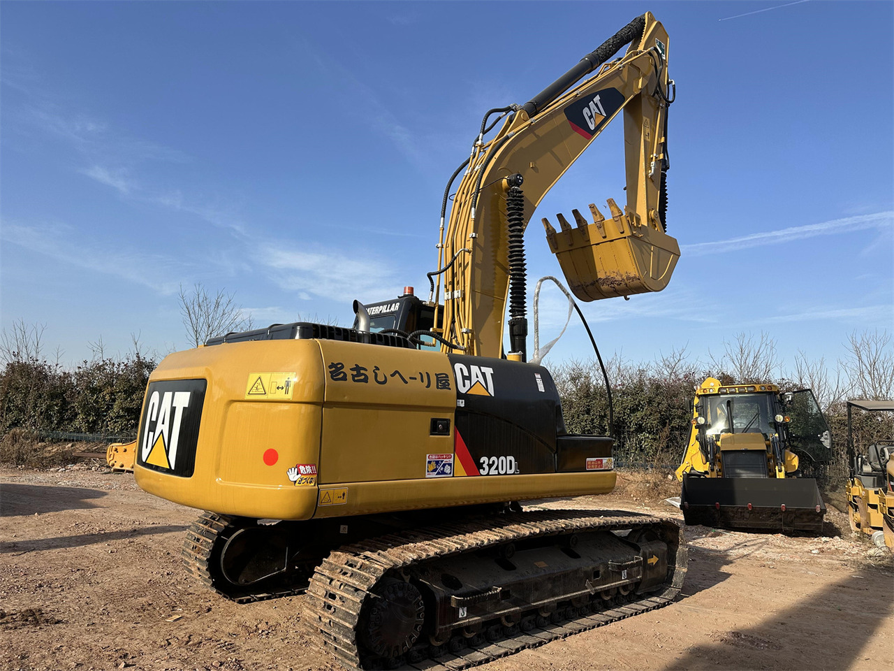 CATERPILLAR 320DL - Pelle sur chenille: photos 5 CATERPILLAR 320DL - Pelle sur chenille: photos 5