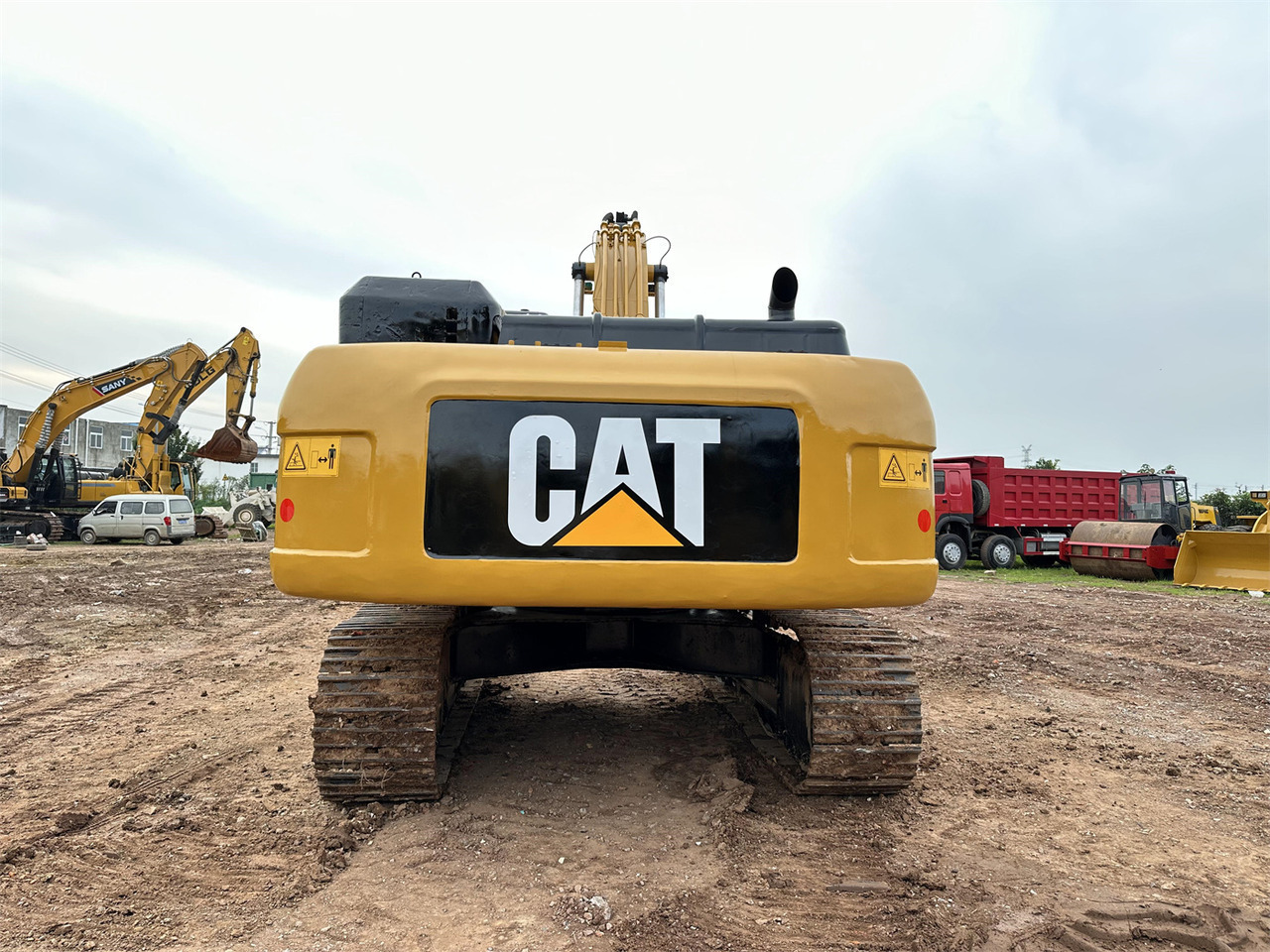 Pelle sur chenille CATERPILLAR 330D excavator: photos 10