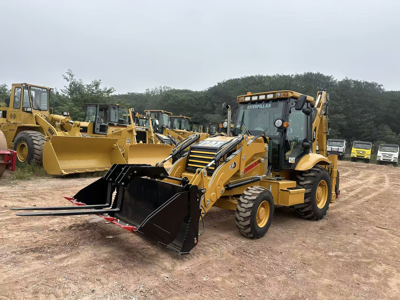 CATERPILLAR 420F2 - Tractopelle: photos 3 CATERPILLAR 420F2 - Tractopelle: photos 3