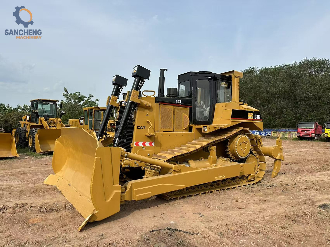 CATERPILLAR D8R - Bulldozer: photos 3 CATERPILLAR D8R - Bulldozer: photos 3