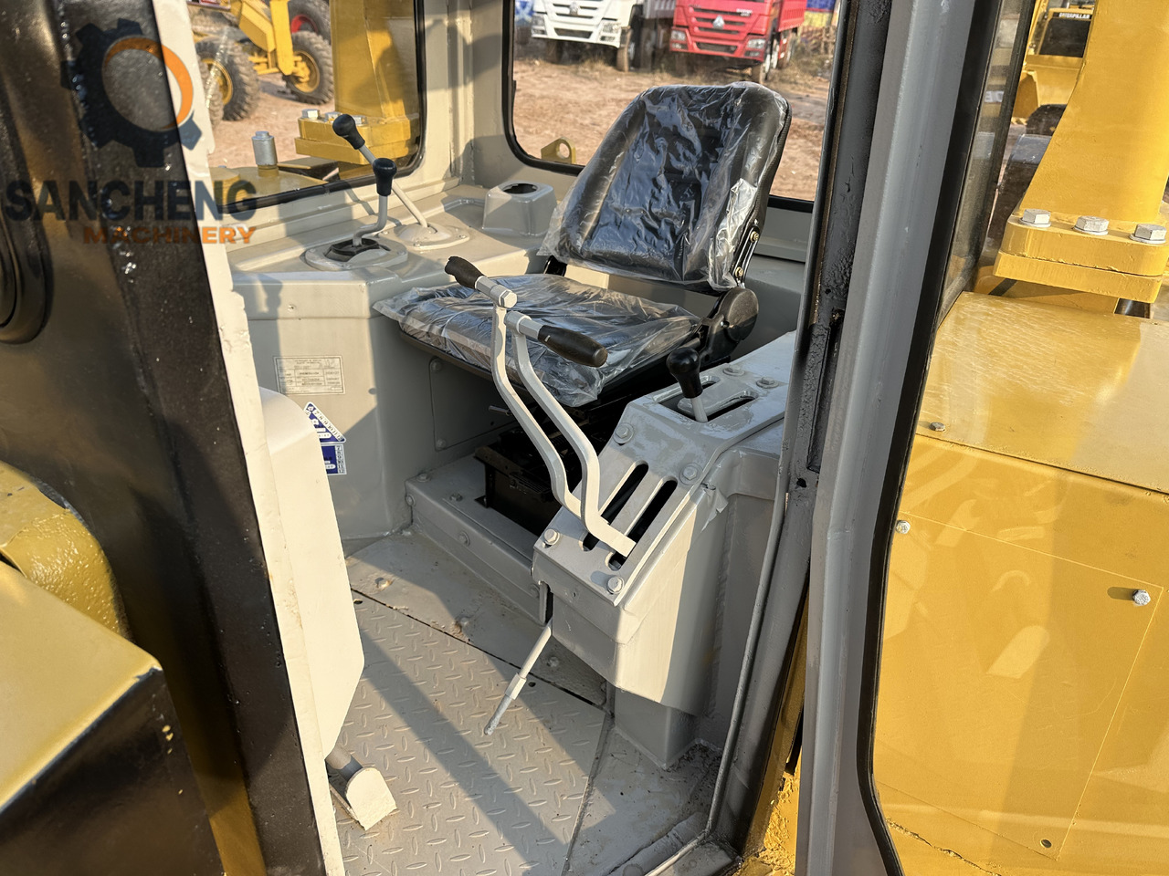 CATERPILLAR D8R - Bulldozer: photos 5 CATERPILLAR D8R - Bulldozer: photos 5