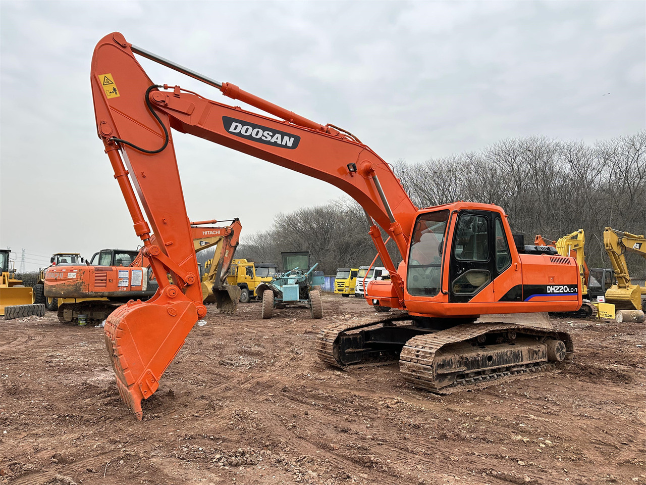 DOOSAN DH220 - Pelle sur chenille: photos 2 DOOSAN DH220 - Pelle sur chenille: photos 2