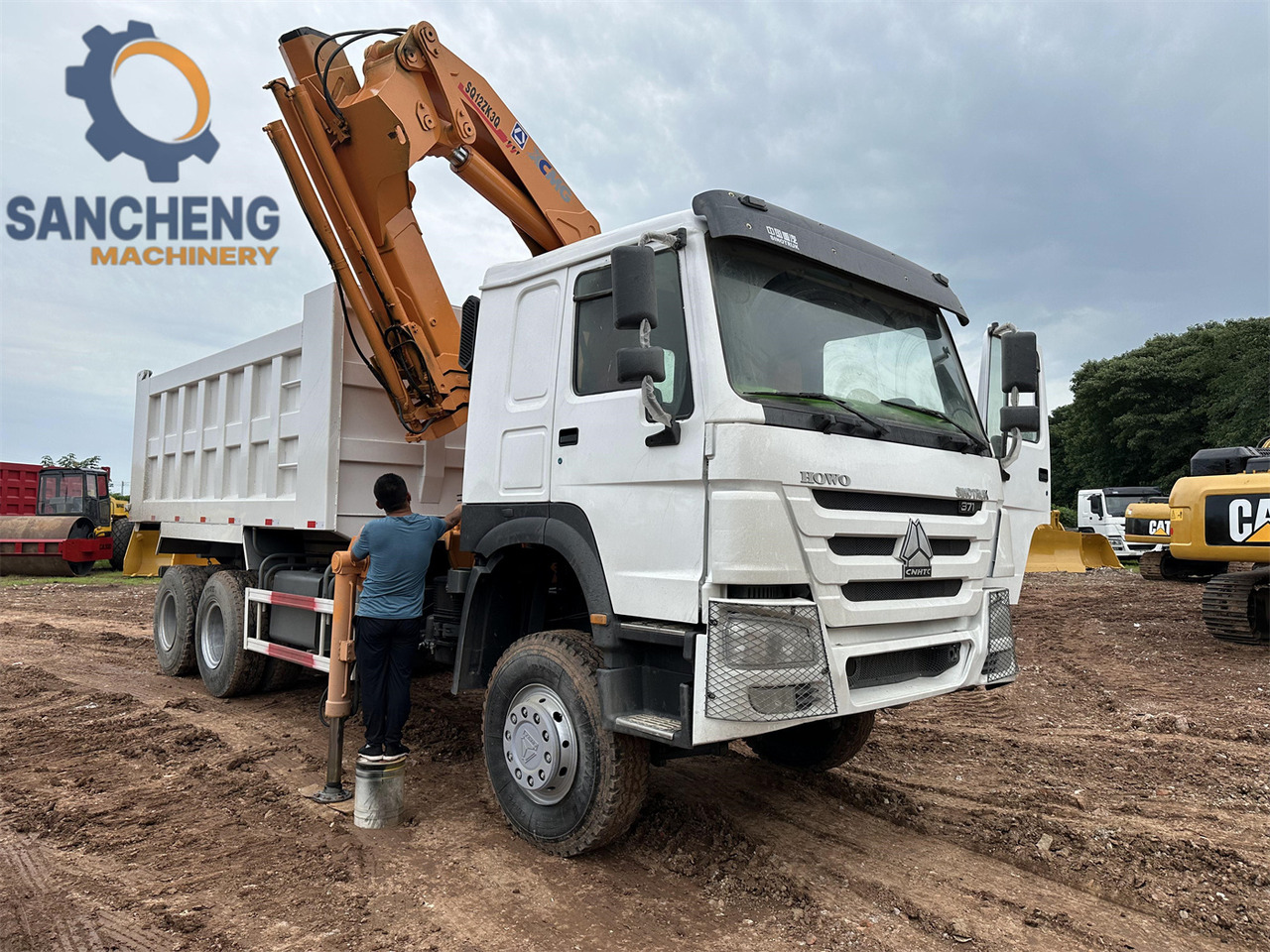 Camion grue HOWO 371: photos 18