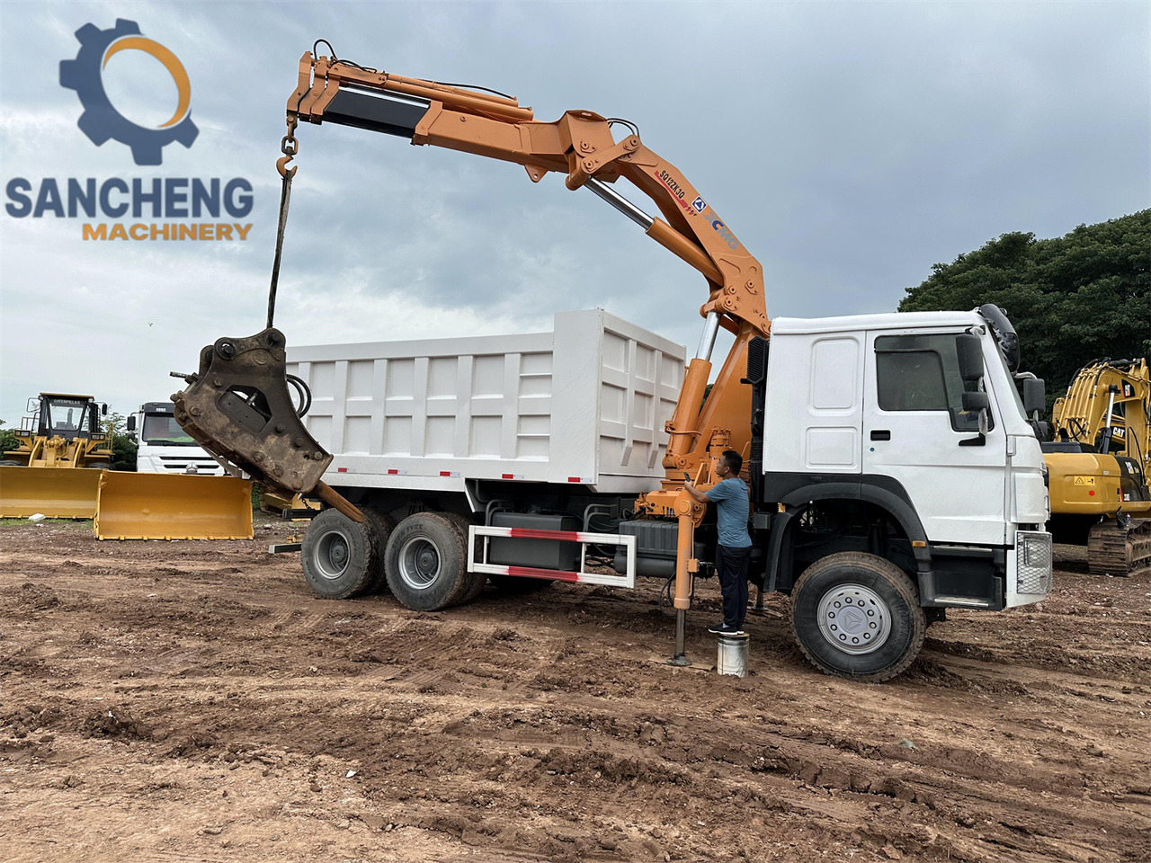 Camion grue HOWO 371: photos 13
