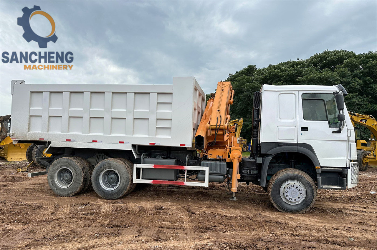 HOWO 371 Crane truck - Camion grue: photos 3 HOWO 371 Crane truck - Camion grue: photos 3
