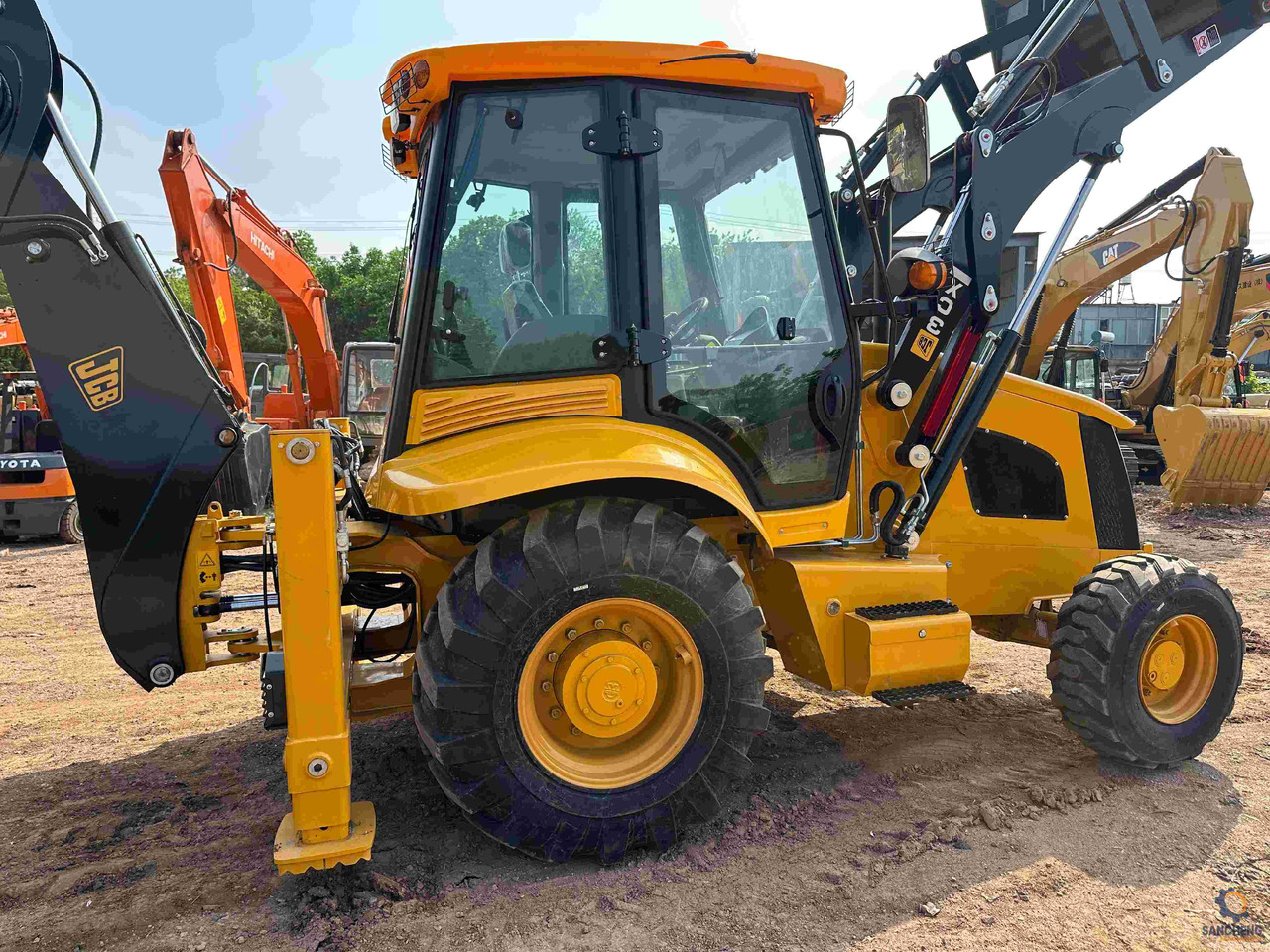 Tractopelle JCB 3CX: photos 9