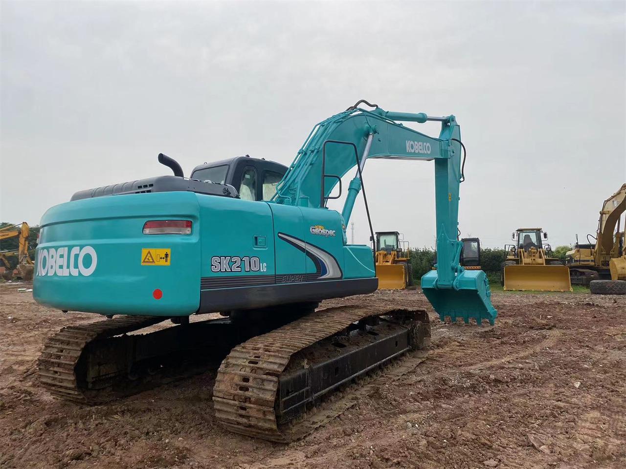 KOBELCO SK210LC-8 - Pelle sur chenille: photos 2 KOBELCO SK210LC-8 - Pelle sur chenille: photos 2