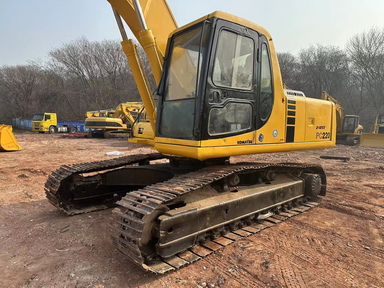 KOMATSU PC220-6 en leasing occasion KOMATSU PC220-6: photos 11