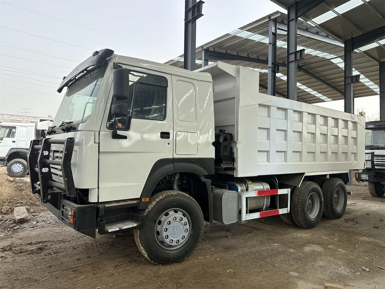 SINOTRUK HOWO 371 Dump Truck - Camion benne: photos 1 SINOTRUK HOWO 371 Dump Truck - Camion benne: photos 1