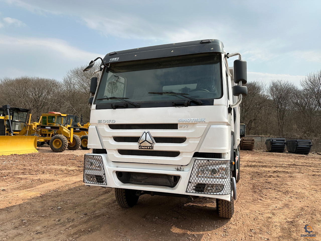 SINOTRUK HOWO Dump truck 371 6x4 - Camion benne: photos 2 SINOTRUK HOWO Dump truck 371 6x4 - Camion benne: photos 2