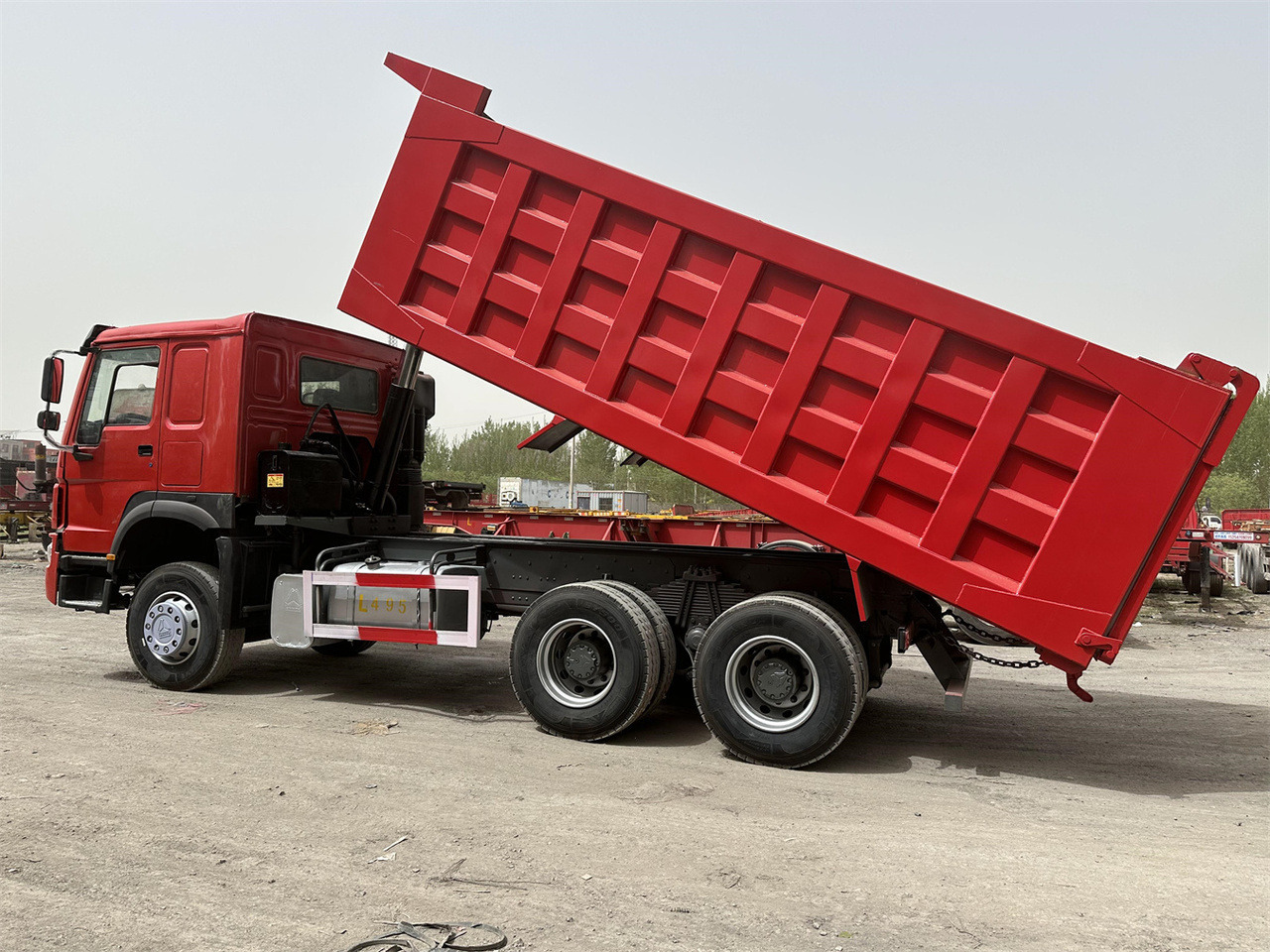 SINOTRUK Howo Dump truck 371 - Camion benne: photos 1 SINOTRUK Howo Dump truck 371 - Camion benne: photos 1
