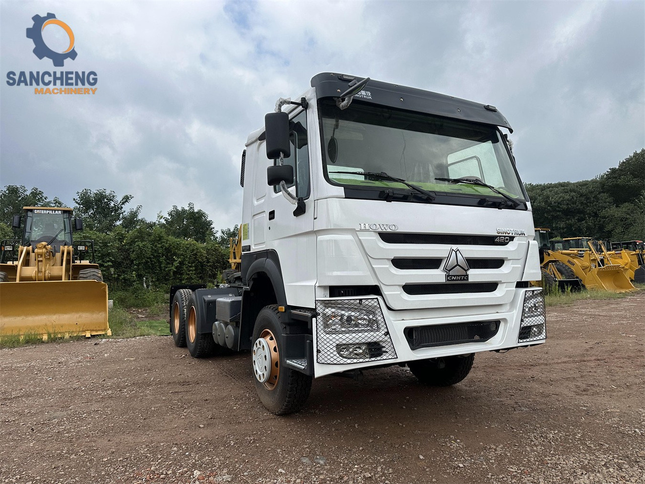 SINOTRUK Howo tractor unit 420hp - Tracteur routier: photos 1 SINOTRUK Howo tractor unit 420hp - Tracteur routier: photos 1