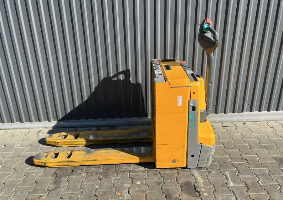 Jungheinrich EJC20 - Transpalette: photos 2 Jungheinrich EJC20 - Transpalette: photos 2