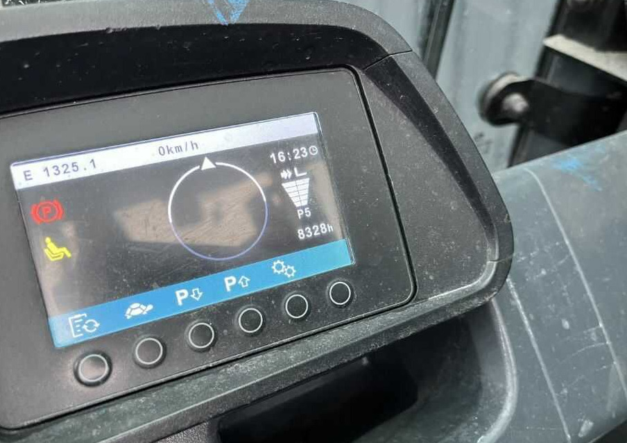 Jungheinrich TFG430s - Chariot élévateur à gaz: photos 5 Jungheinrich TFG430s - Chariot élévateur à gaz: photos 5