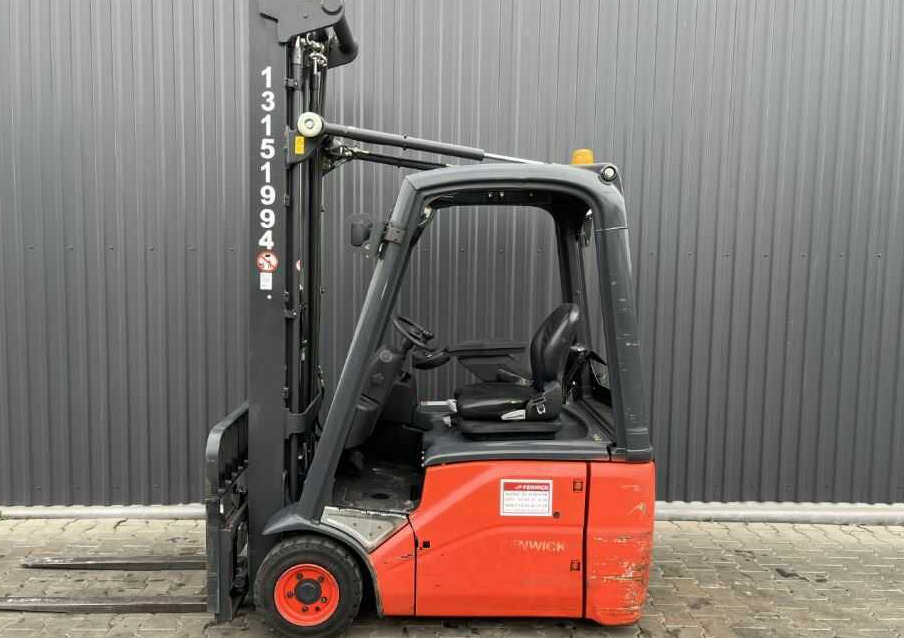 Linde E15-01 - Chariot élévateur électrique: photos 2 Linde E15-01 - Chariot élévateur électrique: photos 2