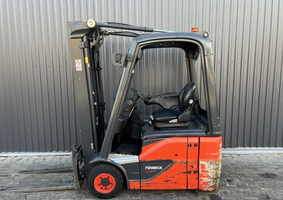 Linde E15-02 - Chariot élévateur électrique: photos 2 Linde E15-02 - Chariot élévateur électrique: photos 2