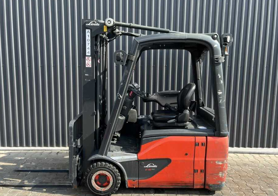 Linde E16-02 - Chariot élévateur électrique: photos 2 Linde E16-02 - Chariot élévateur électrique: photos 2