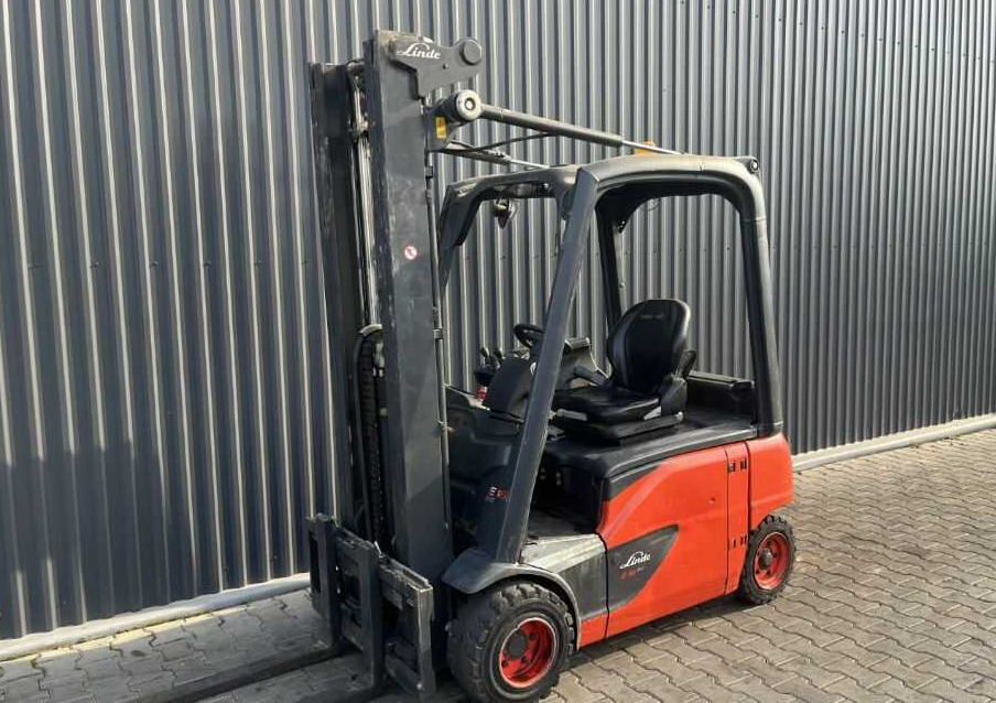 Linde E16P-02 - Chariot élévateur électrique: photos 1 Linde E16P-02 - Chariot élévateur électrique: photos 1