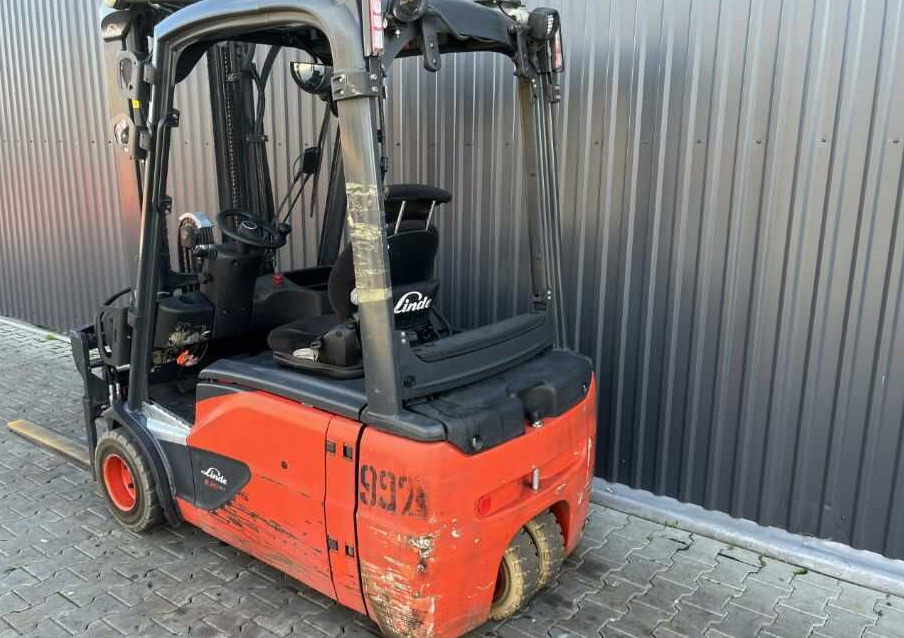 Linde E20L-02 - Chariot élévateur électrique: photos 3 Linde E20L-02 - Chariot élévateur électrique: photos 3