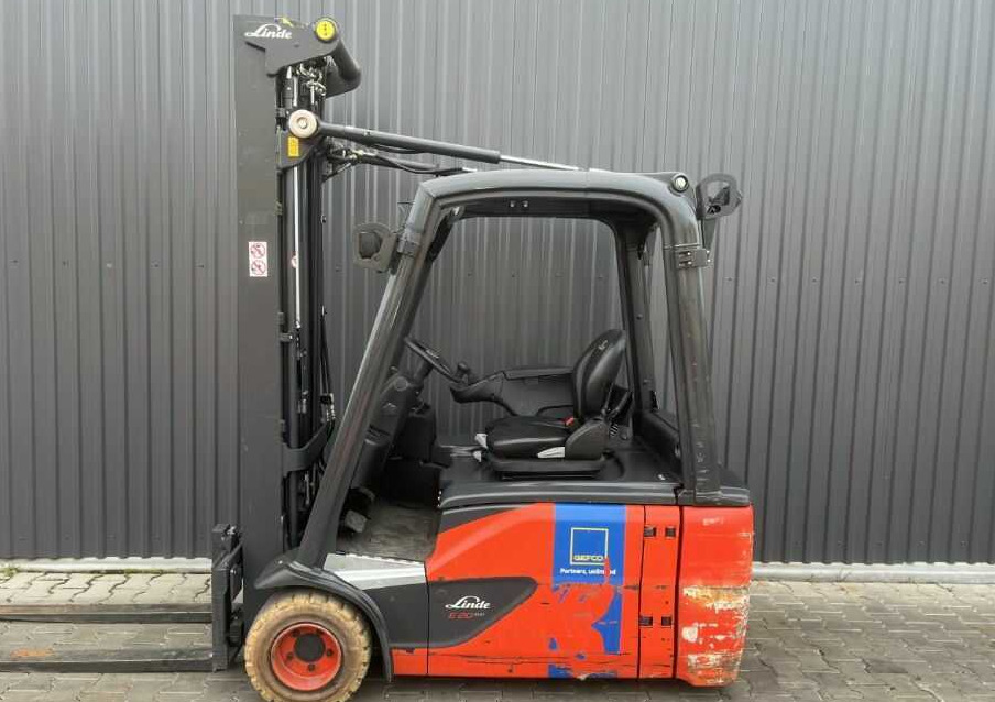 Linde E20L-02 - Chariot élévateur électrique: photos 2 Linde E20L-02 - Chariot élévateur électrique: photos 2