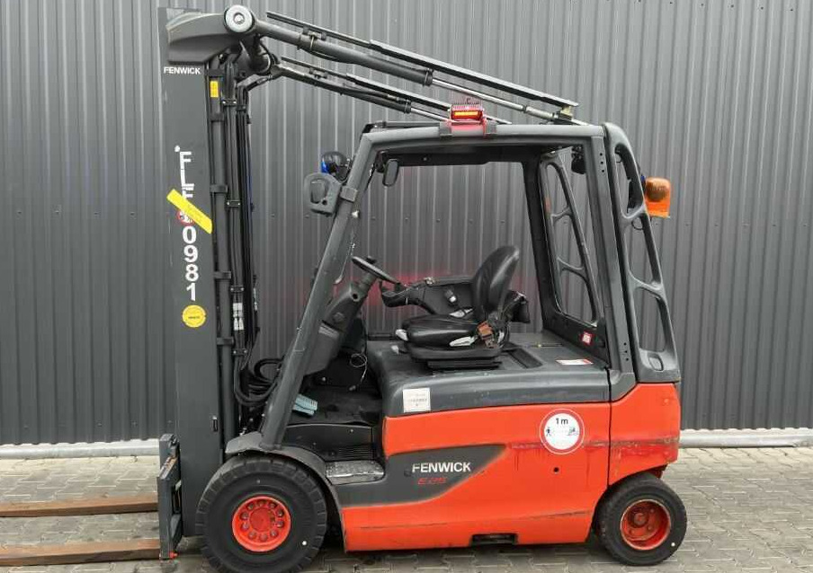 Linde E25L-01 - Chariot élévateur électrique: photos 2 Linde E25L-01 - Chariot élévateur électrique: photos 2