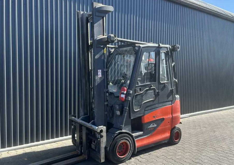 Linde E30H-01/600 - Chariot élévateur électrique: photos 1 Linde E30H-01/600 - Chariot élévateur électrique: photos 1