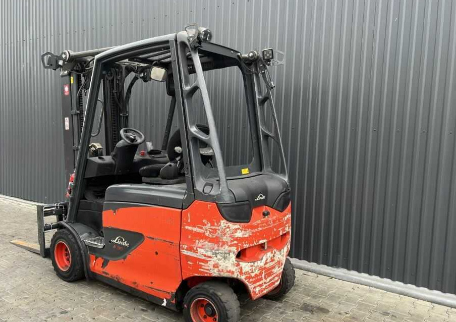 Linde E30H-01/600 - Chariot élévateur électrique: photos 3 Linde E30H-01/600 - Chariot élévateur électrique: photos 3
