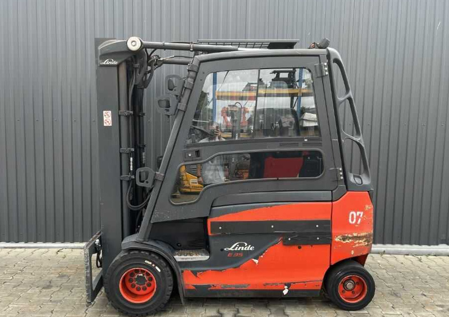 Linde E35HL-01 - Chariot élévateur électrique: photos 2 Linde E35HL-01 - Chariot élévateur électrique: photos 2