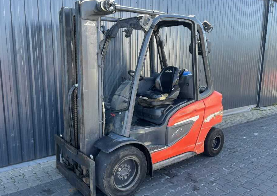 Linde H35T-01 - Chariot élévateur à gaz: photos 1 Linde H35T-01 - Chariot élévateur à gaz: photos 1