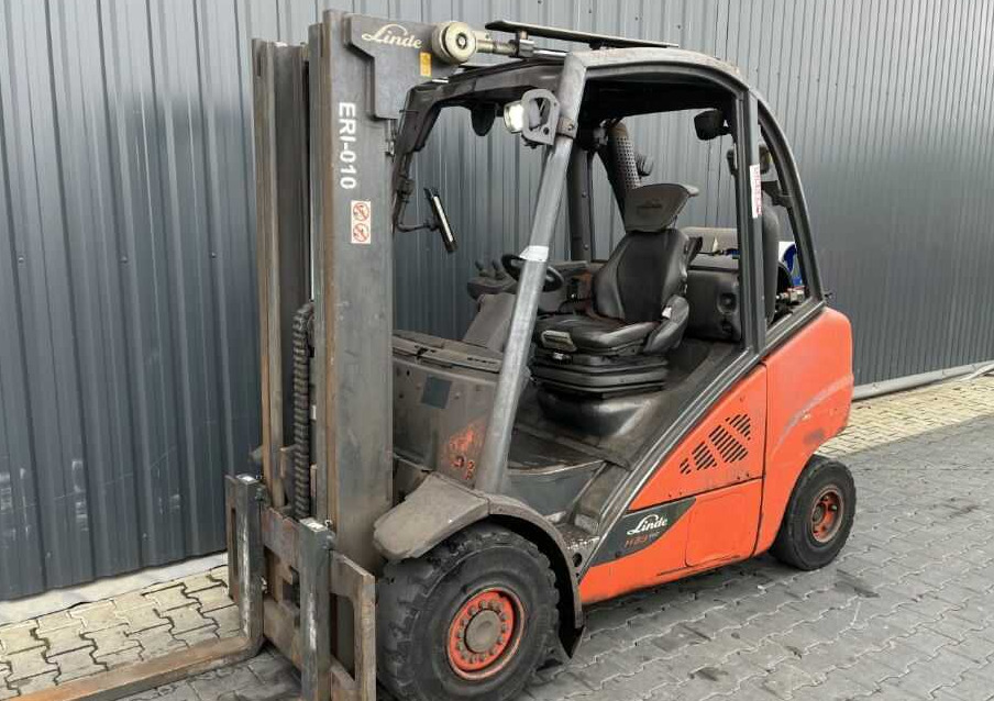 Linde H35T-02 - Chariot élévateur à gaz: photos 1 Linde H35T-02 - Chariot élévateur à gaz: photos 1