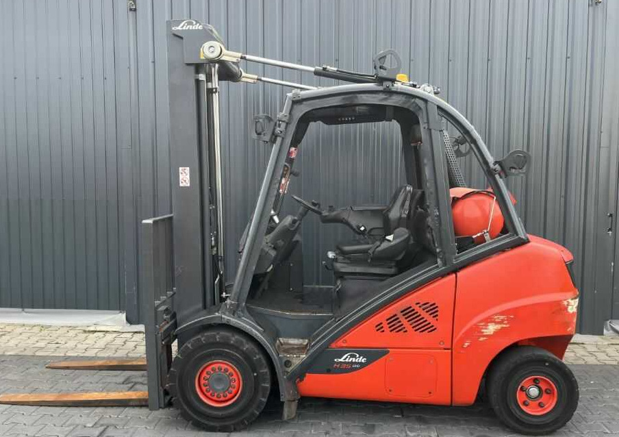 Linde H35T-02 - Chariot élévateur à gaz: photos 2 Linde H35T-02 - Chariot élévateur à gaz: photos 2
