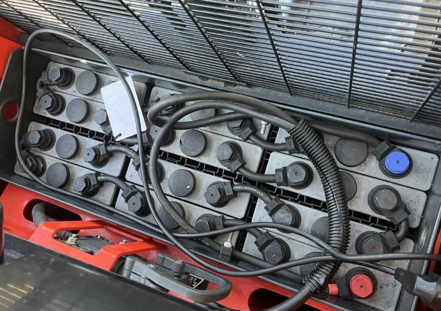 Linde L14 en leasing occasion Linde L14: photos 6 Linde L14 en leasing occasion Linde L14: photos 6