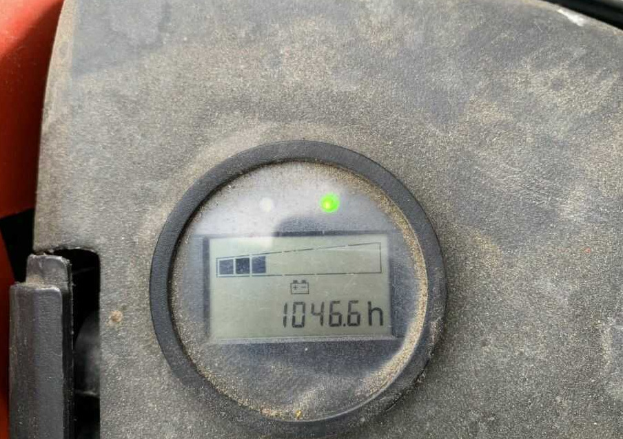 Linde P20 - Chariot tracteur: photos 1 Linde P20 - Chariot tracteur: photos 1