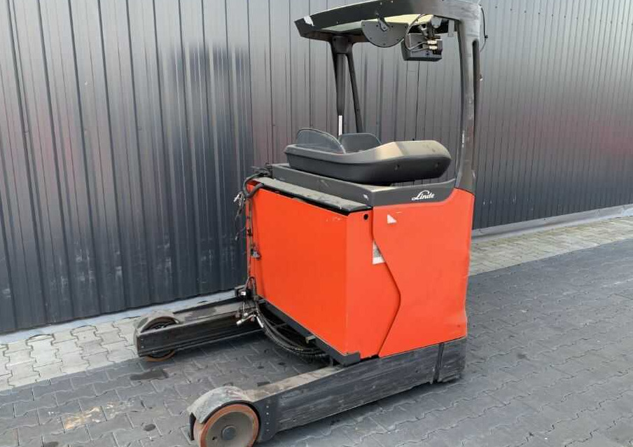 Linde R14-01 - Chariot à mât rétractable: photos 3 Linde R14-01 - Chariot à mât rétractable: photos 3