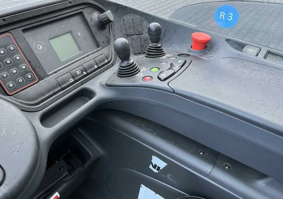 Linde R14HD-01 - Chariot à mât rétractable: photos 5 Linde R14HD-01 - Chariot à mât rétractable: photos 5