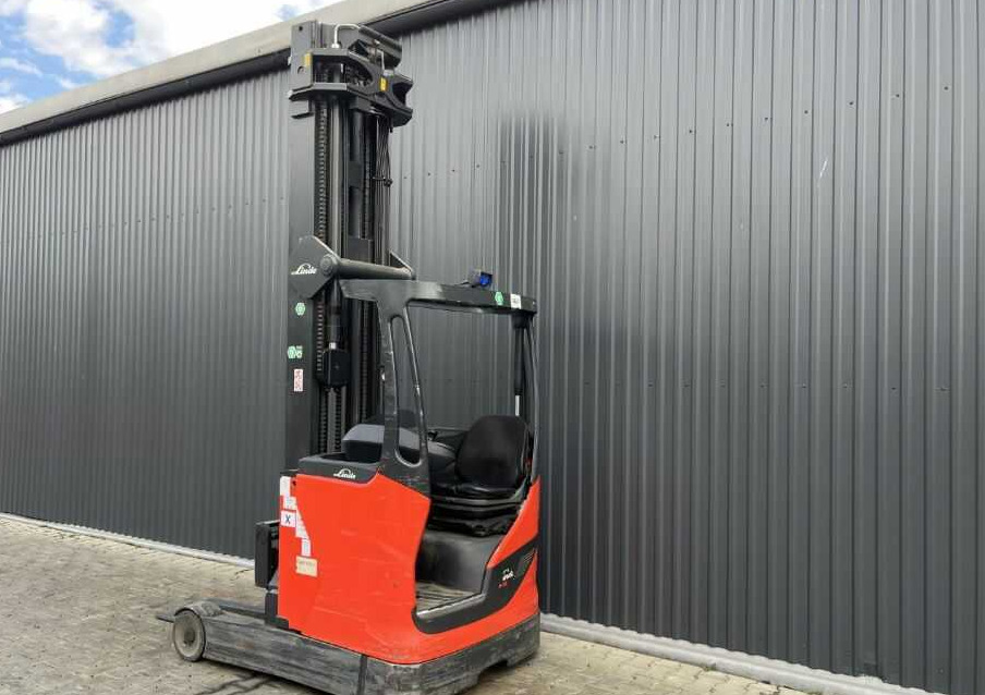 Linde R16HD-01 - Chariot à mât rétractable: photos 3 Linde R16HD-01 - Chariot à mât rétractable: photos 3