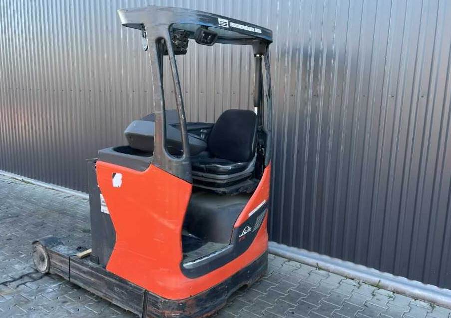Linde R16HD-01 - Chariot à mât rétractable: photos 3 Linde R16HD-01 - Chariot à mât rétractable: photos 3