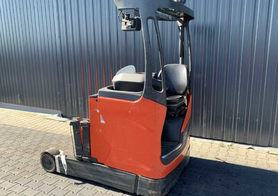 Linde R16HD-01 - Chariot à mât rétractable: photos 4 Linde R16HD-01 - Chariot à mât rétractable: photos 4