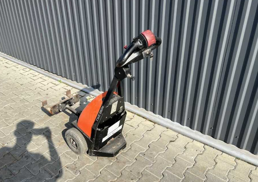 Linde TWE080N - Chariot tracteur: photos 3 Linde TWE080N - Chariot tracteur: photos 3