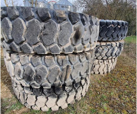 Barkley 18.00R25 - Pneus et jantes: photos 1 Barkley 18.00R25 - Pneus et jantes: photos 1