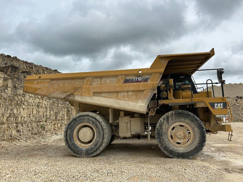 Caterpillar 771D - Tombereau: photos 3 Caterpillar 771D - Tombereau: photos 3