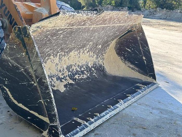 Hyundai HL970 - Chargeuse: photos 3 Hyundai HL970 - Chargeuse: photos 3