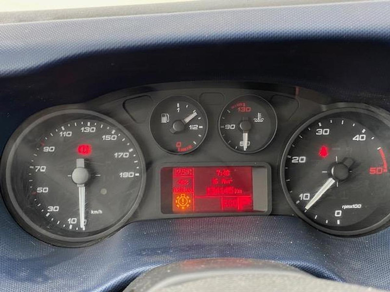 Iveco 35C18 - Utilitaire benne: photos 1 Iveco 35C18 - Utilitaire benne: photos 1