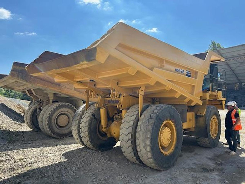 Komatsu HD325-6KE - Tombereau: photos 4 Komatsu HD325-6KE - Tombereau: photos 4