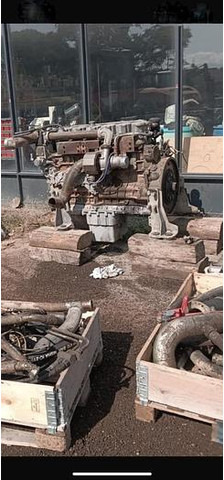 Liebherr D936L A6 -R954CHD Li - Moteur: photos 4 Liebherr D936L A6 -R954CHD Li - Moteur: photos 4